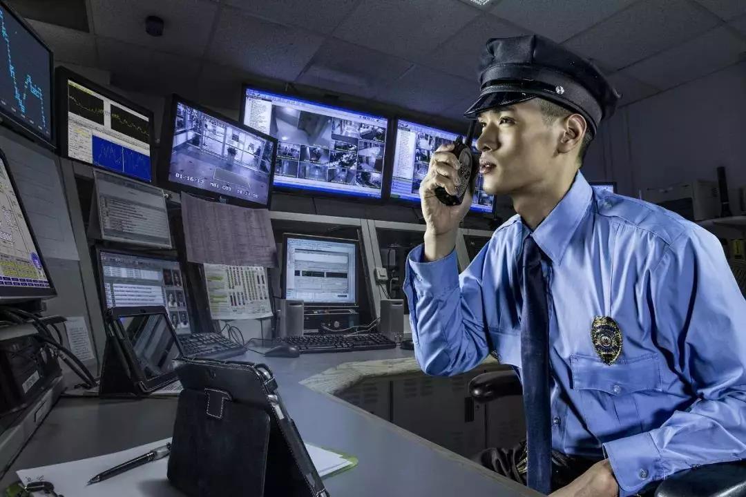 你知道什么是公專對講機融合網關嗎？